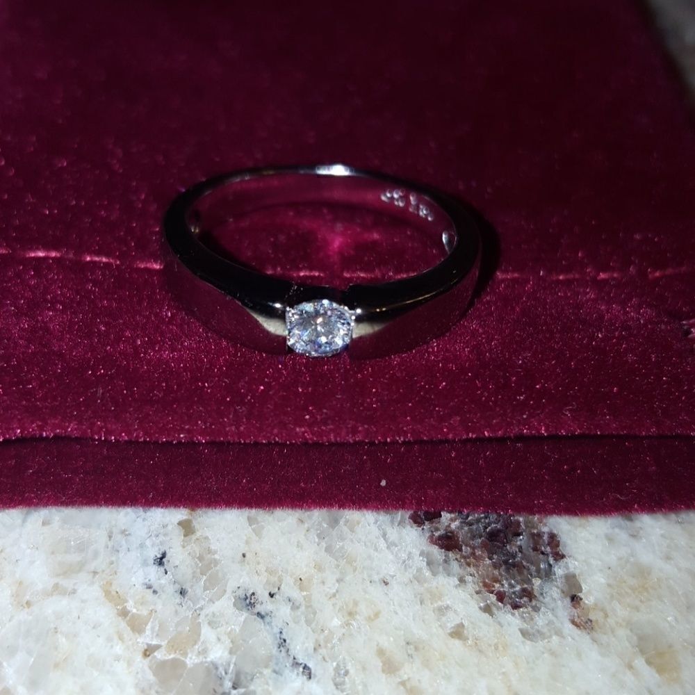 Simplistic Love Ring  - Picture 4 of 4